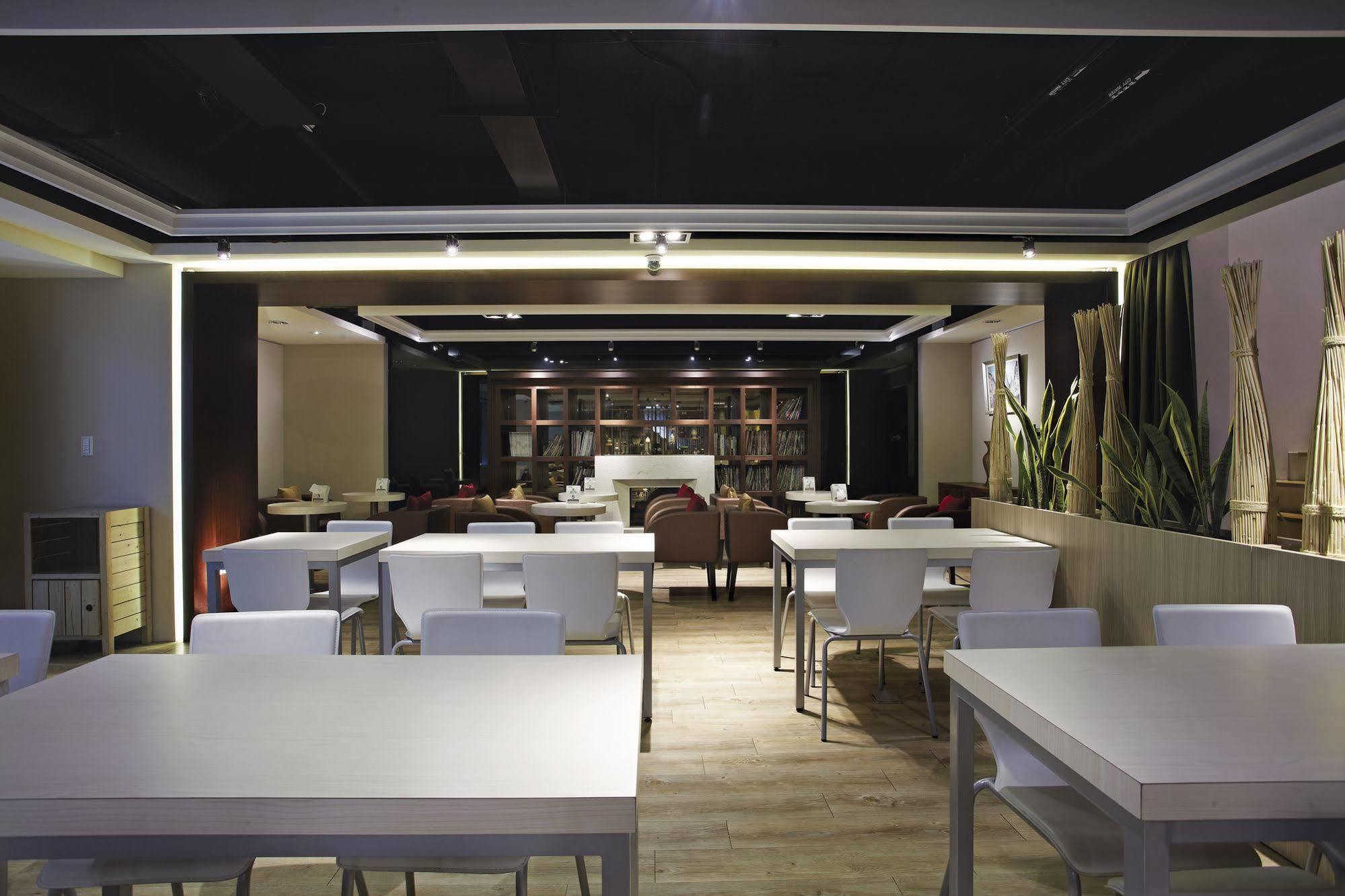 Micasa Hotel Taichung Exterior photo
